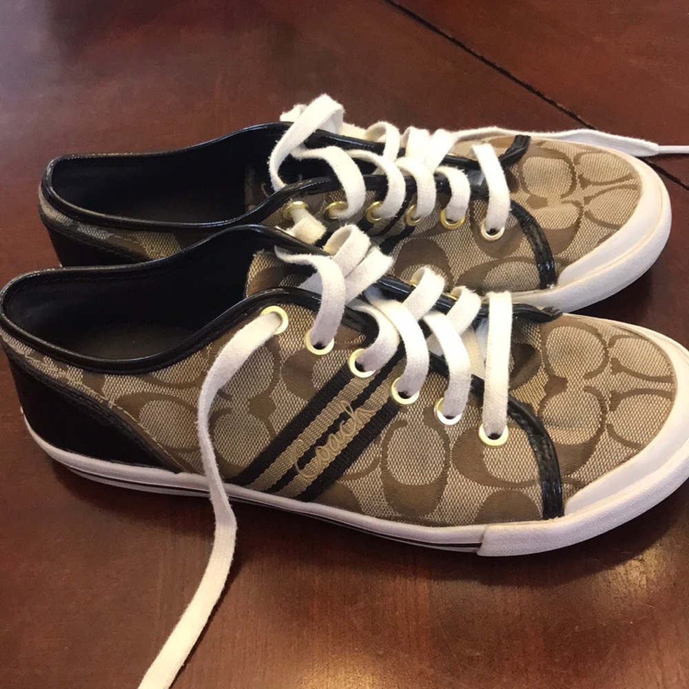 Coach shoes 🧡🖤